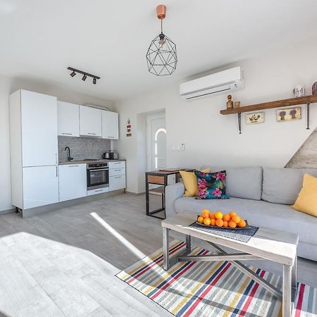Izabela Apartment With Swimming Pool Babino Polje Екстер'єр фото